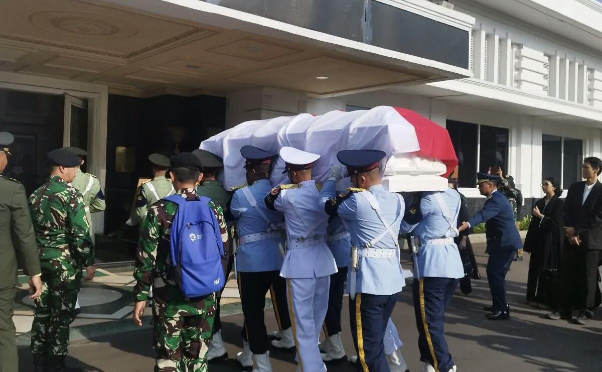  Jenazah Juwono Sudarsono Disemayamkan di Kemhan Sebelum Dimakamkan di TMP Kalibata