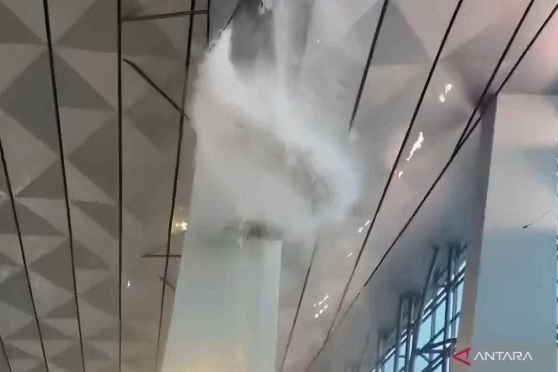  Hujan Deras Bikin Atap Terminal 3 Soetta Jebol, Ini Kronologinya