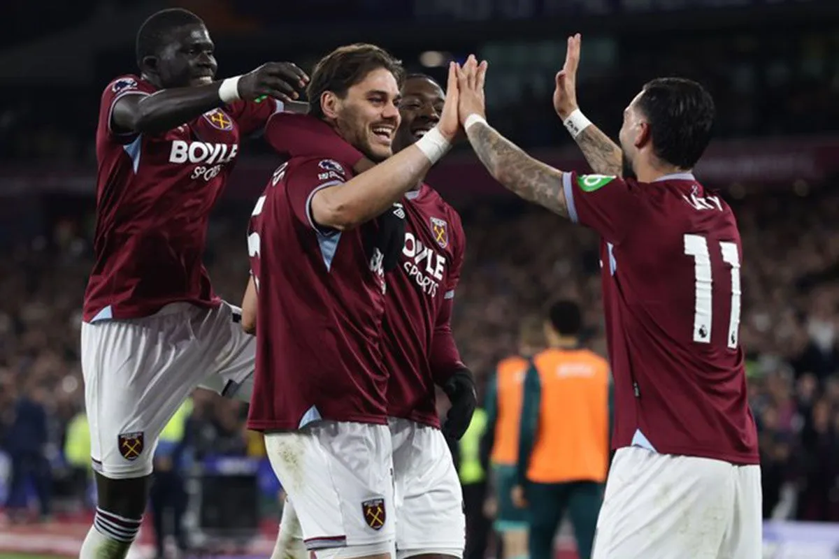  West Ham Pesta Gol ke Gawang Wolves, Tottenham Terpuruk di Zona Merah