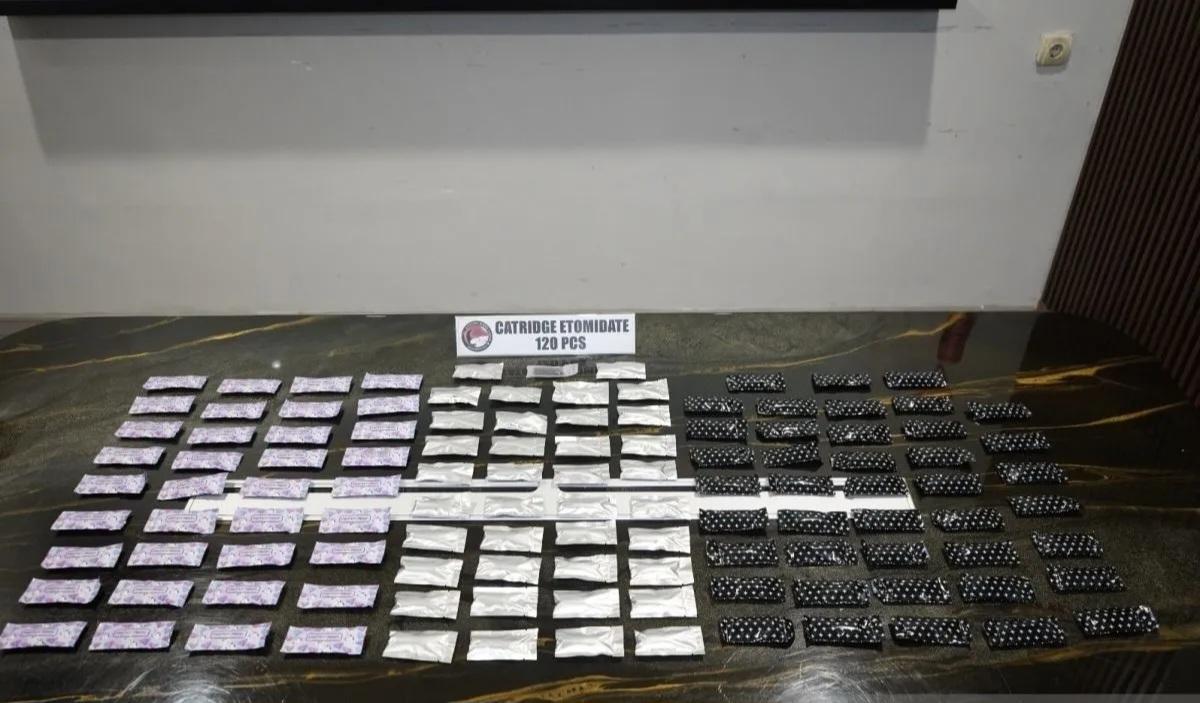  Polda Metro Jaya Gagalkan Peredaran 120 Cartridge Vape Mengandung Etomidate di Cengkareng