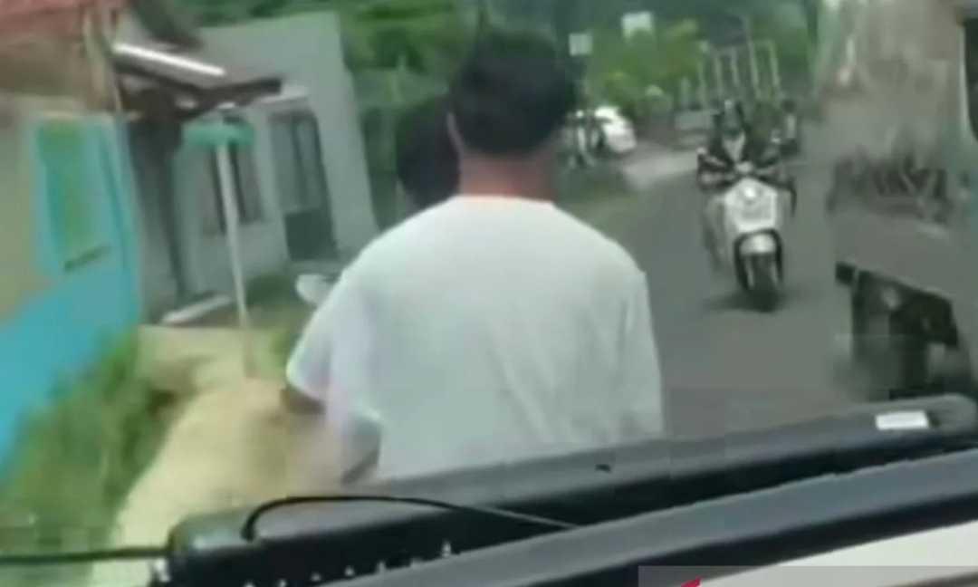  Pria Penghalang Ambulans di Depok Ditangkap Polisi, Sempat Tendang Kendaraan hingga Penyok