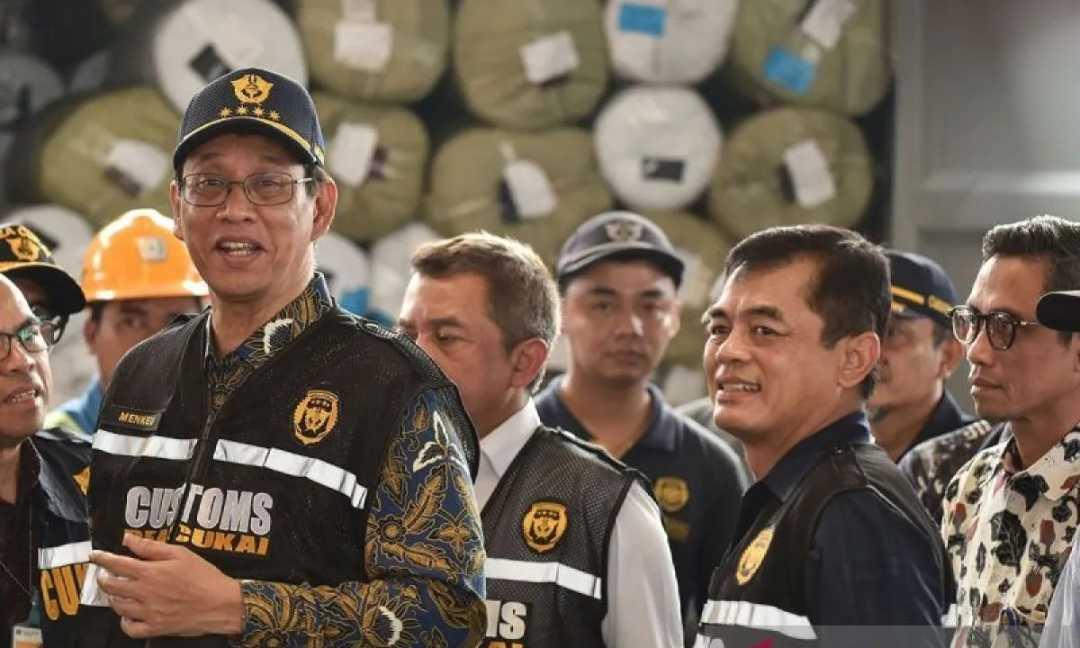  Rupiah Tembus Rp18.000 per Dolar AS, Menkeu Pastikan Indonesia Jauh dari Krisis 1998