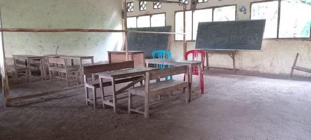  Berlantai Tanah, Tak  Berpintu dan Jendela, Kondisi SDN Klatang Sangat Memprihatinkan 