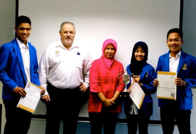  UII Yogyakarta Juarai ERPSim 2014 di Singapore