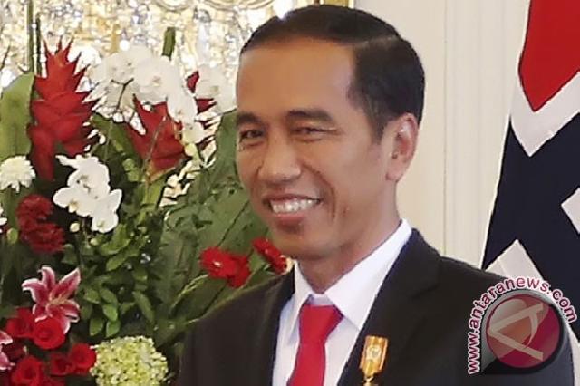  Presiden Jokowi Minta Tinjau Ulang Aturan Masa Studi,UKT