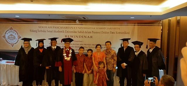  Mahmud, Hantarkan Rewindinar Raih Doktor Komunikasi Predikat Cum Laude