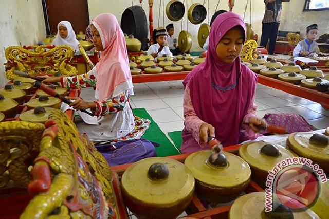  Musik Bantu Rangsang Kecerdasan Anak