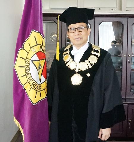  Rektor Unsada, Dr H. Dadang Solihin, SE, MA