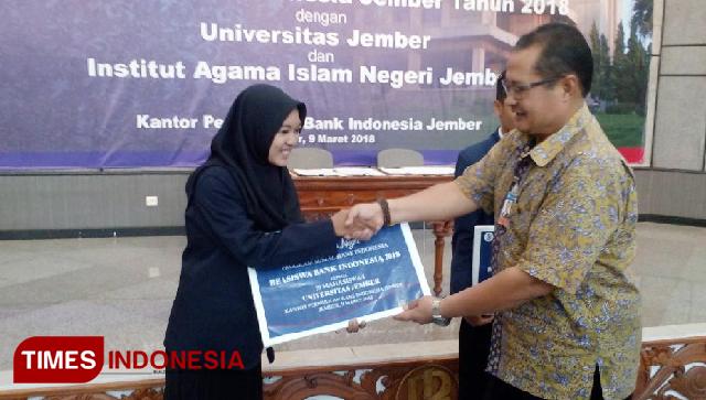  Mahasiswa UNEJ-IAIN Dapat Beasiswa GenBI dari BI Jember