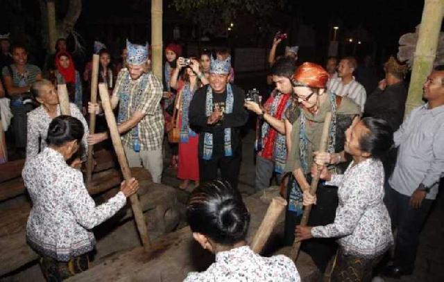  Program BSBI, Gaet Mahasiswa 12 Negara Belajar Seni Budaya Banyuwangi