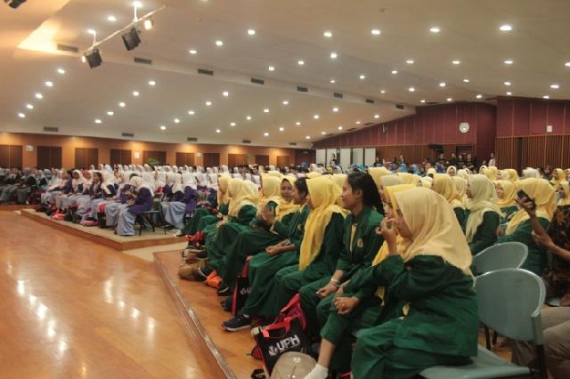  Sosialisasi D3 Farmasi UPH Dihadiri Ratusan Siswa SMK