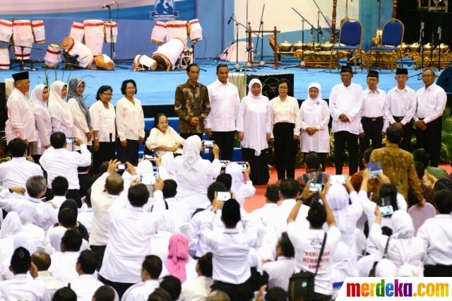  Menyoal Sertifikasi dan Pembenahan Manajemen Guru