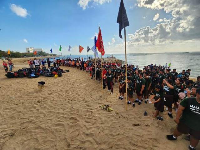  1.000 Siswa Bersihkan Pesisir di Ajang AstraPay Sanur Festival