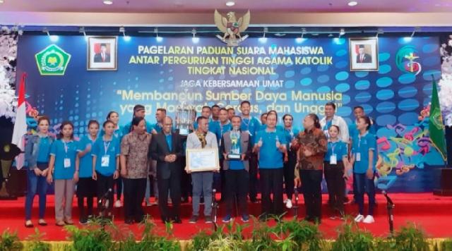 STP Kupang Juarai Ajang Paduan Suara antar  PTAK 2019
