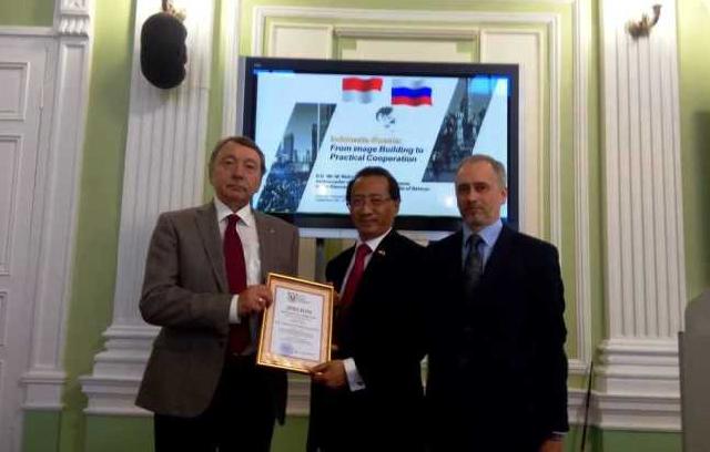 Dubes RI Terima Gelar Visiting Professor dari Universitas di Rusia