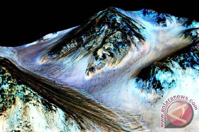  Ilmuwan Temukan Bukti Adanya Aliran Air di Mars