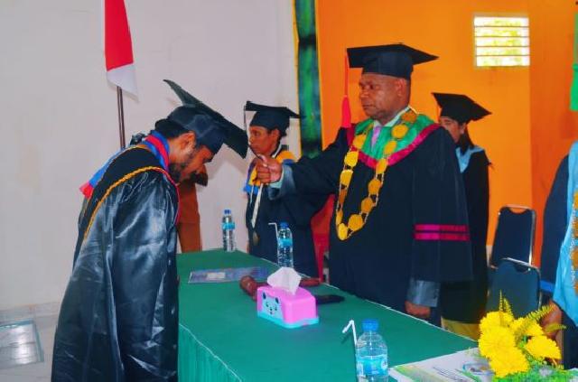  2021, Oyo Papua Foundantion Teminabuan Berhasil Wisudakan  66 Mahasiswa 