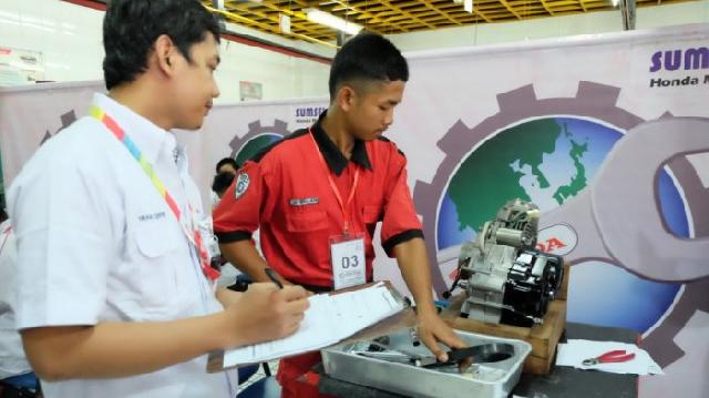  SMK Wajib Bermitra dengan Dunia Industri dan Usaha