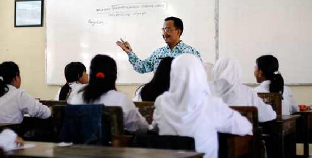  Sinyal Ponsel di Sekolah Berpengaruh Terhadap Kehadiran Guru