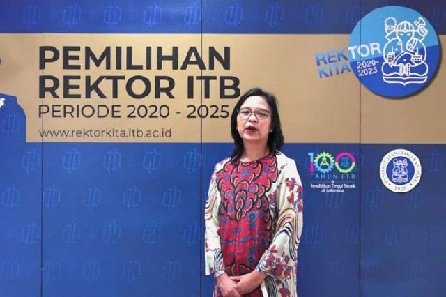  Prof. Reini Wirahadikusumah, Rektor Perempuan Pertama ITB 