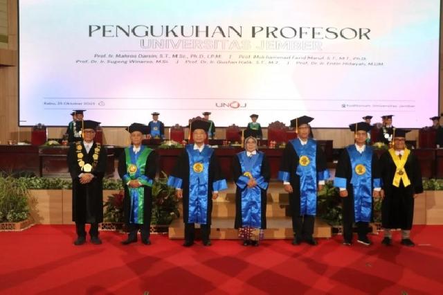  Kukuhkan Delapan Guru Besar, Universitas Jember Tingkatkan Rekognisi dan Reputasi