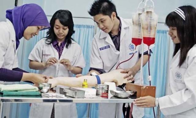  Mencetak Dokter Indonesia Berkualitas di Era Revolusi Industri 4.0