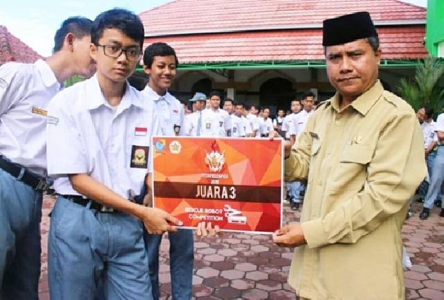  Siswa Surakarta Ini Mampu Ciptakan Robot Pendeteksi Korban Bencana