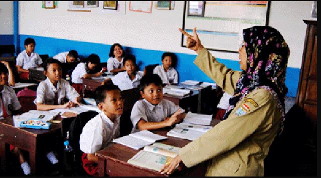  Upaya Memperbaiki Mutu Guru Lewat Regulasi