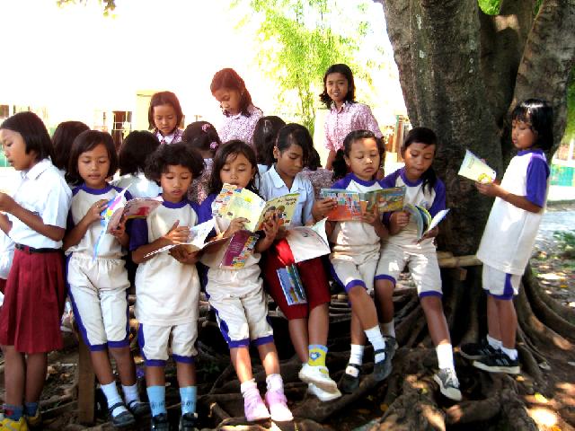 Sekolah Harus Memotivasi Anak Gemar Membaca
