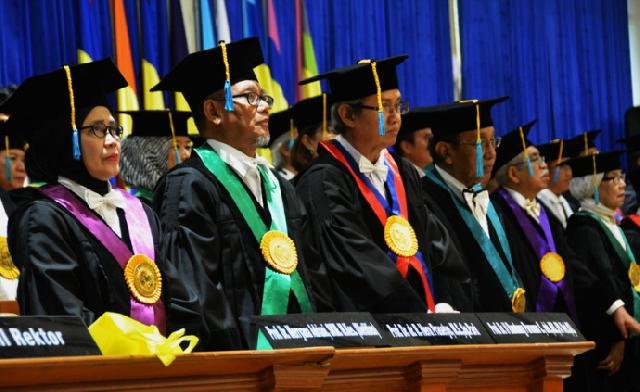  Indonesia Masih Minim Jabatan Guru Besar