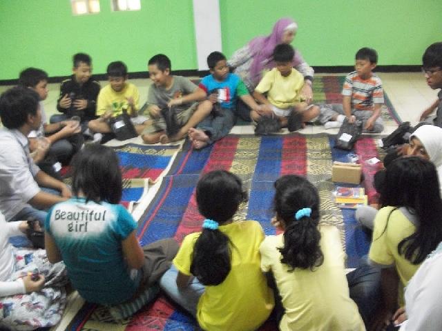  Homeschooling, Sekolah di Rumah, Mengapa Tidak? 