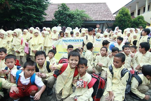  FFI Dukung Kegiatan Pendidikan Sarapan Sehat Bagi 12.500 Anak Sekolah dan 500 Guru SD 